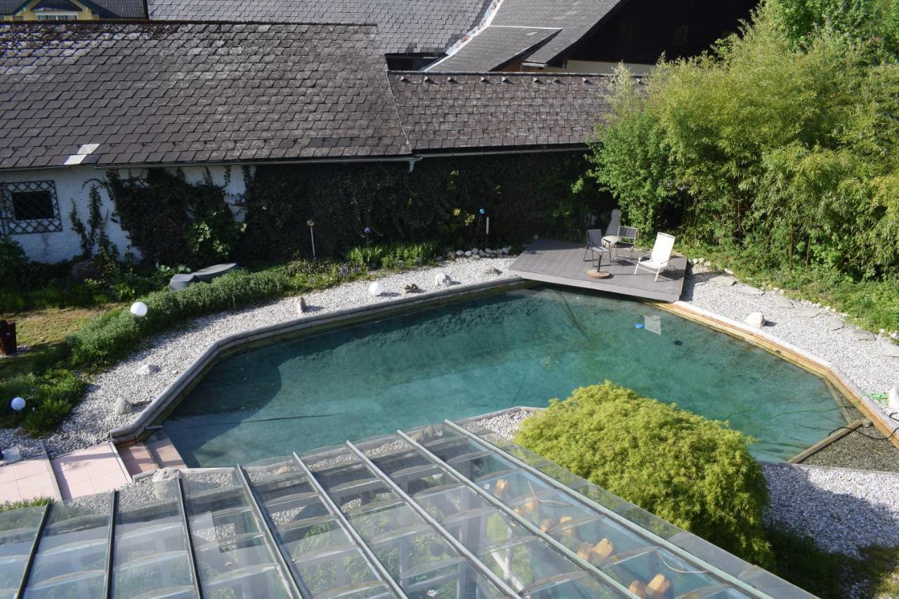 Haus Mit Sauna Und Privatem Badeteich In Anif Bei Salzburg Bagian luar foto