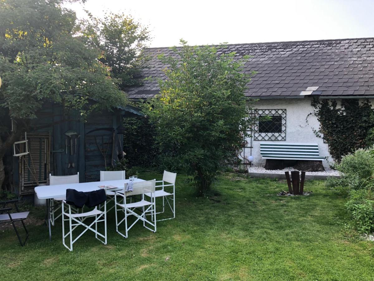 Haus Mit Sauna Und Privatem Badeteich In Anif Bei Salzburg Bagian luar foto