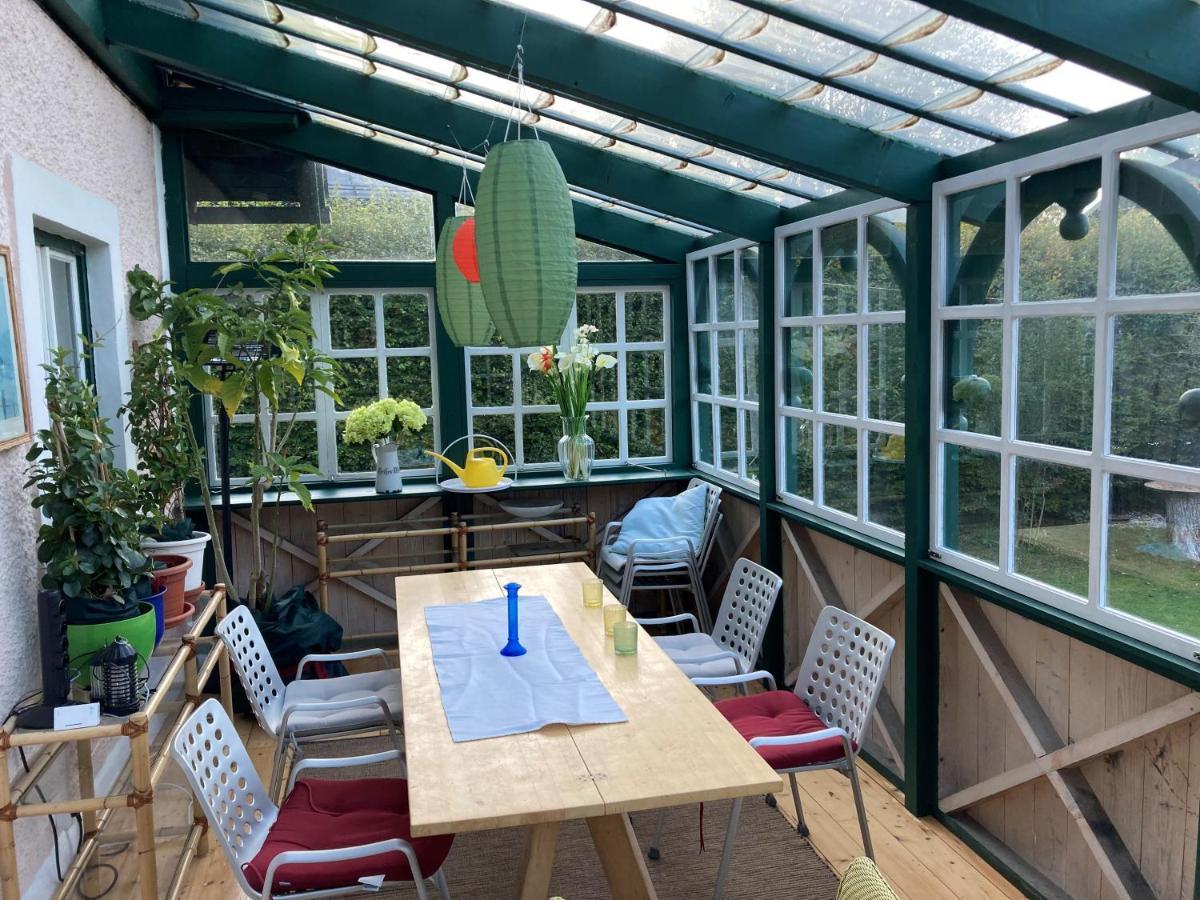 Haus Mit Sauna Und Privatem Badeteich In Anif Bei Salzburg Bagian luar foto