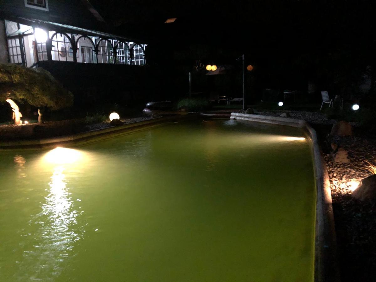 Haus Mit Sauna Und Privatem Badeteich In Anif Bei Salzburg Bagian luar foto