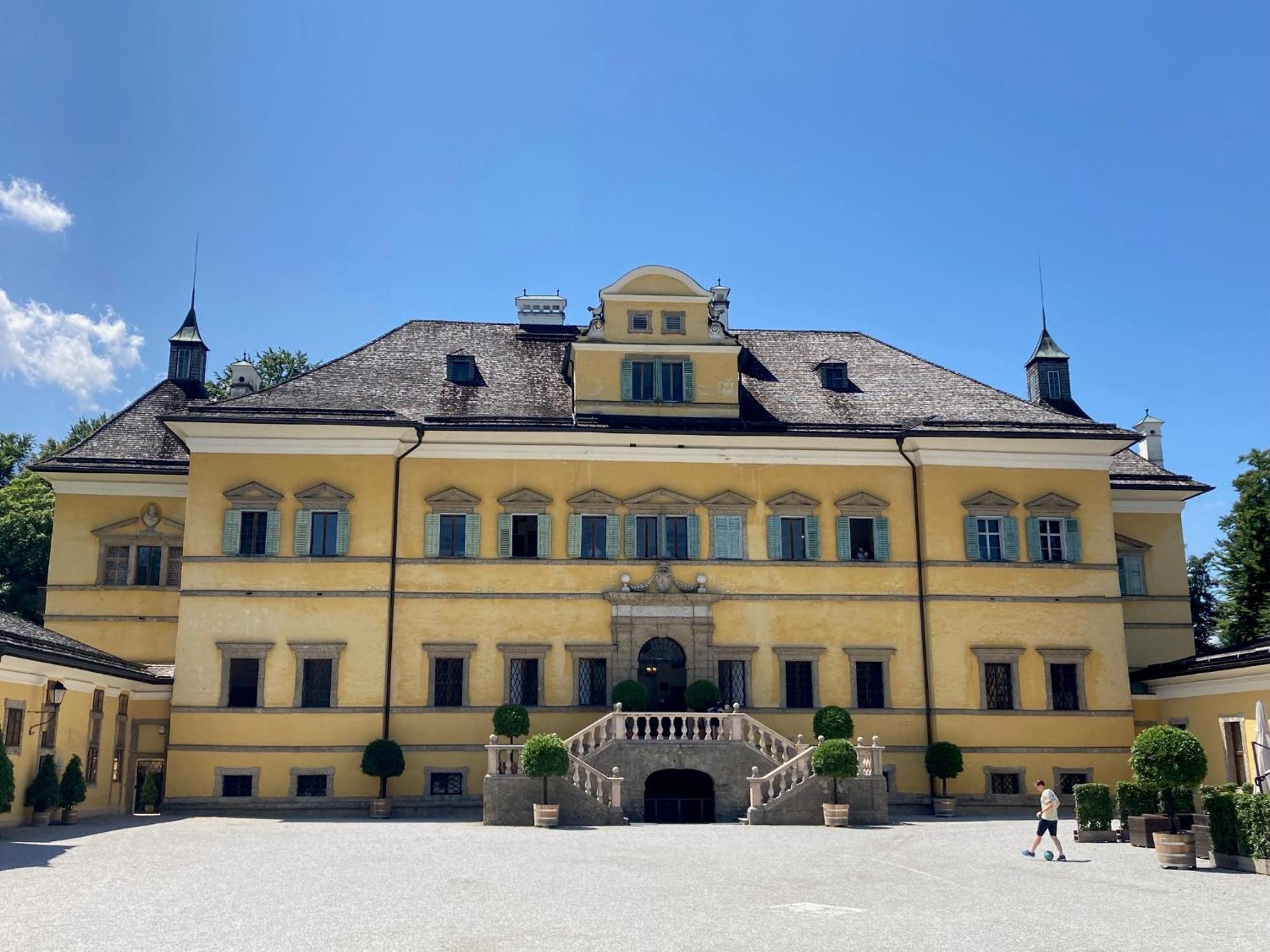 Haus Mit Sauna Und Privatem Badeteich In Anif Bei Salzburg Bagian luar foto