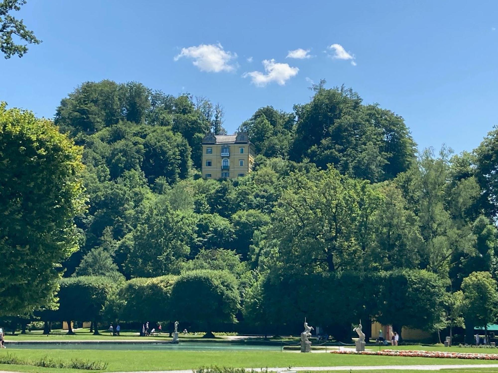 Haus Mit Sauna Und Privatem Badeteich In Anif Bei Salzburg Bagian luar foto